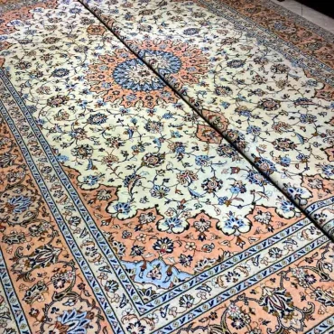 فرش دستباف جفت ۹ متری کاشان کرم حاشیه مسی دستبافت