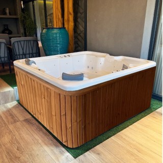 جکوزی مدل 710 آریانا